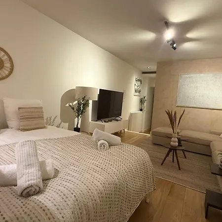 Center 1br Modern In *