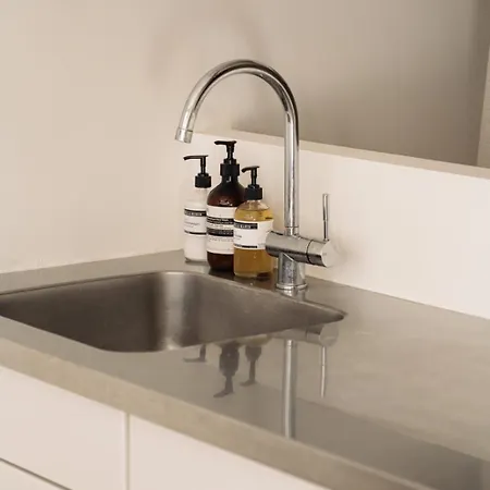 Center 1br Modern In *