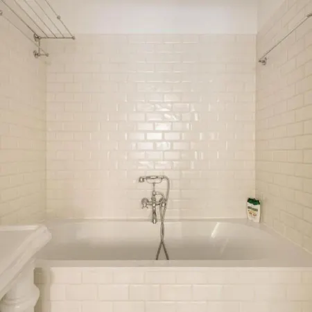 Center 1br Modern In